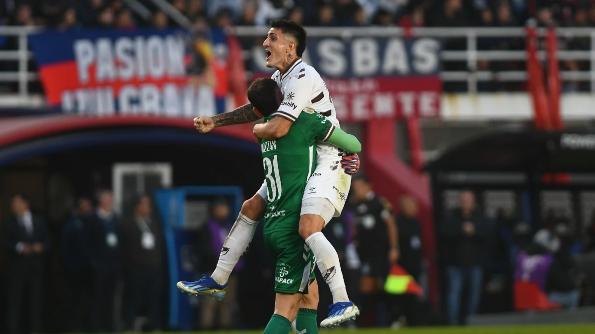 Festejo de Platense tras el gol de Franco Zapiola. Foto: Eliana Obregón