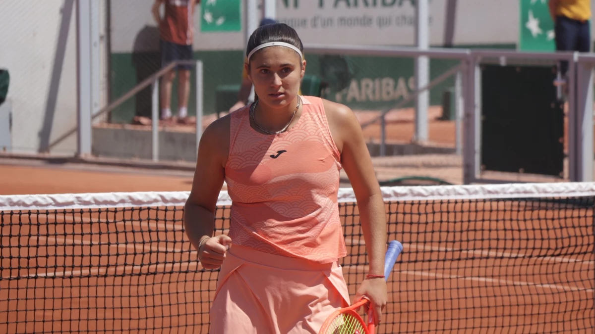 Julia Riera dejó una gran imagen en su segunda experiencia en el Abierto de Francia. Foto: @tomistGG