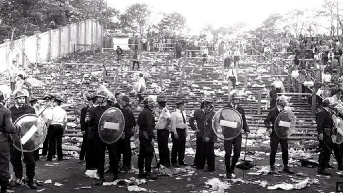 La desolación tras el paso de la tragedia en el estadio belga, la Tragedia de Heysel, ya estaba consumada | Foto: Captura video Euronews