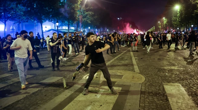 Dos muertos y un policía en coma tras los festejos por el título del PSG en  la Champions League