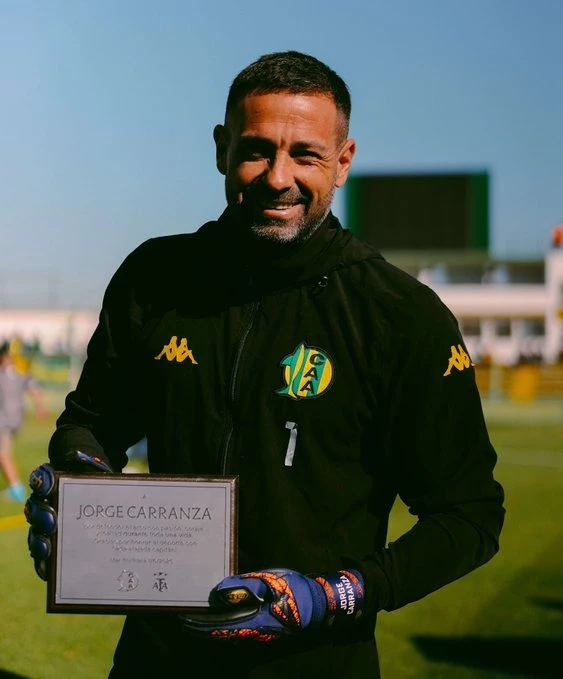 Jorge Carranza, arquero de Aldosivi de Mar del Plata, se convirtió en el futbolista más longevo en jugar un partido oficial. Foto: &nbsp;@clubaldosivi.