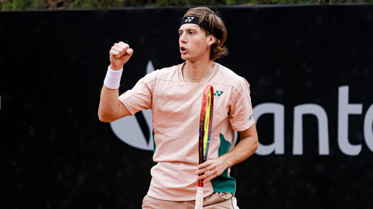 Foto: el correntino Lautaro Midón se instaló en los octavos de final del Challenger chileno de Concepción