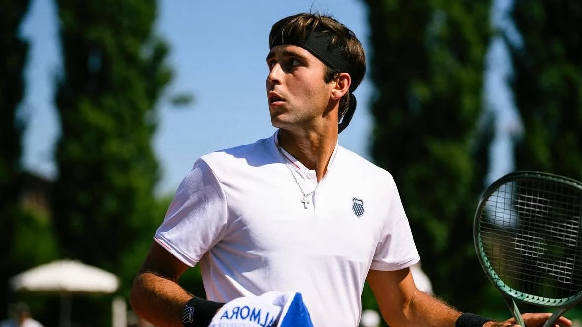 Tomás Etcheverry debutó con una victoria en el ATP 500 de Halle, Alemania. (Foto: @tometcheverry)