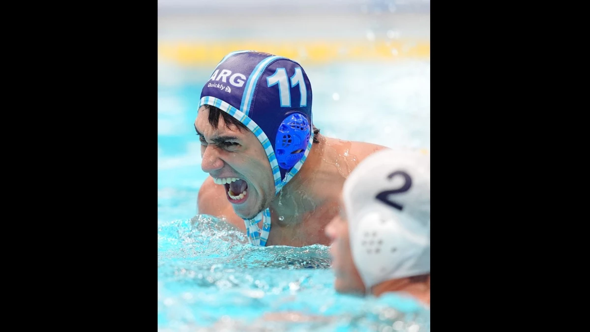 Buena victoria de los juveniles argentinos. Foto: @world_aquatics