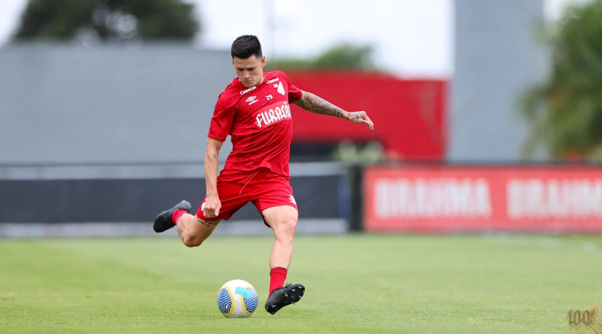 Godoy pasó la revisión médica y tiene todo listo para sumarse a Independiente. Foto: A. Paranaense.