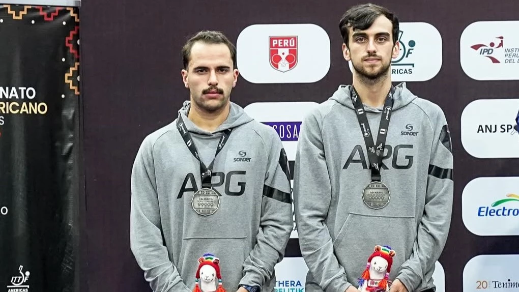 Martín Bentancor y Francisco Sanchi, ganadores de la única medalla de plata. Foto: @consuteme