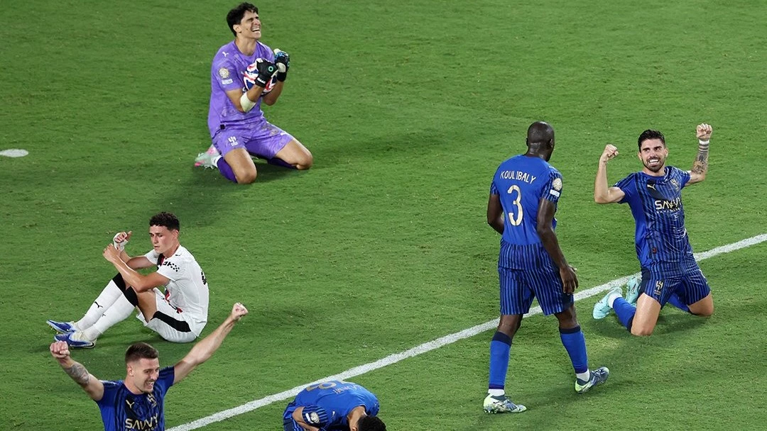 La felicidad de los jugadores de Al Hilal y la frustración de Phil Foden. Foto: FIFA.