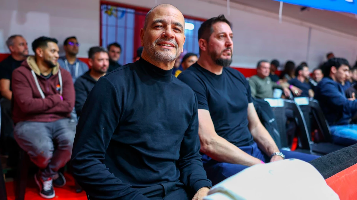 Hernández, presente en el Angel Sandrín, acompañado por Andrés Pelussi | Foto: Prensa Instituto de Córdoba