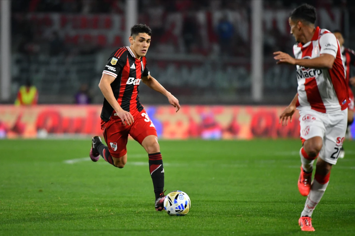 Lencinas hizo dos goles ante Instituto (Foto: X@RiverPlate).