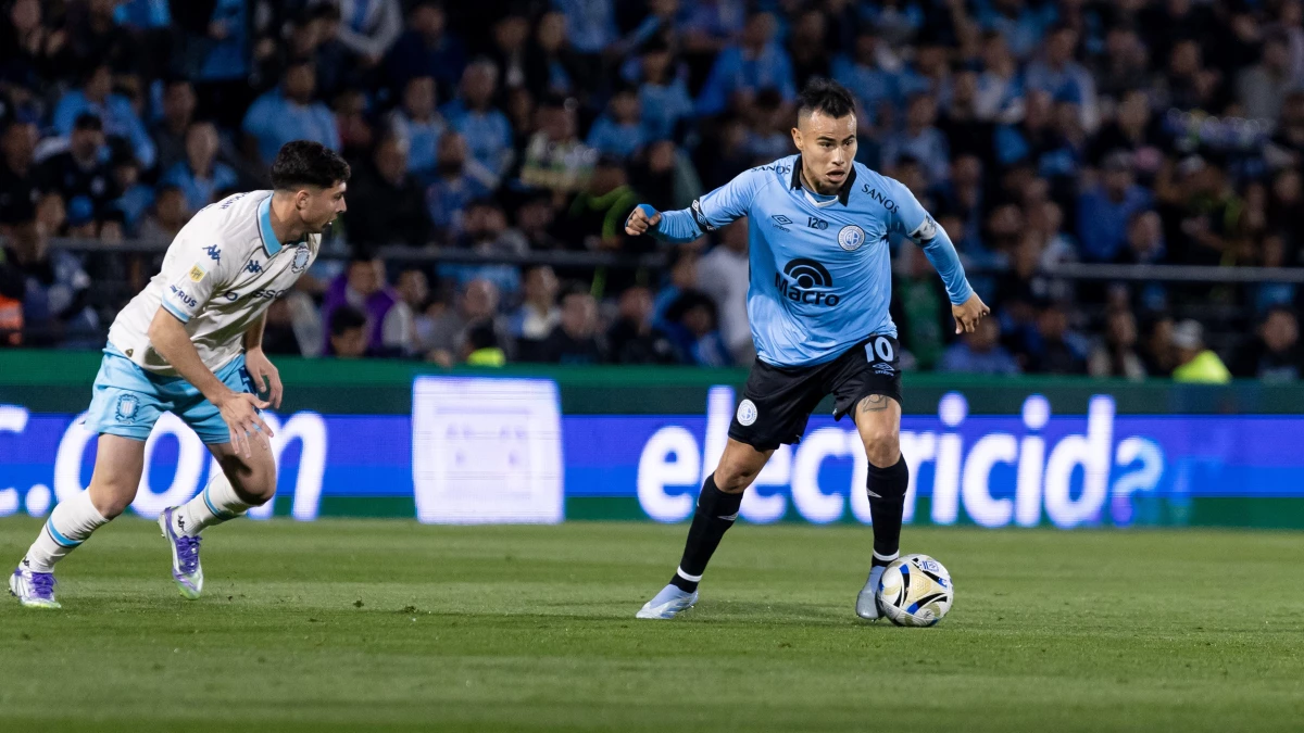 Zelarayán se adelanta ante la marca de Nardoni | Foto X@Belgrano