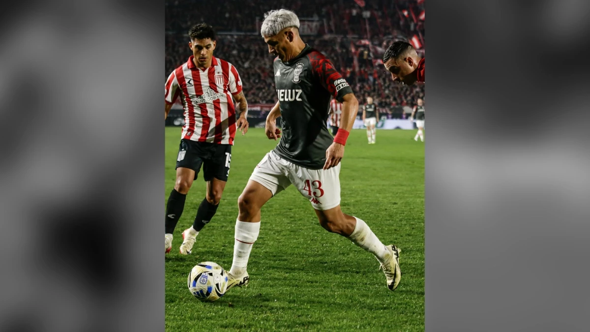 Foto: Huracán empezó bien y terminó mal en La Plata.