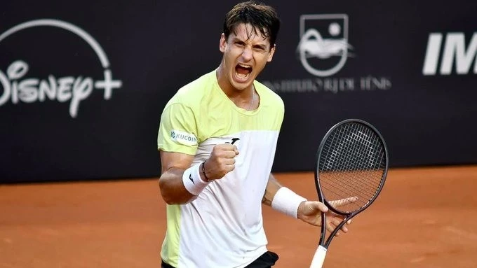 Ugo Carabelli se instaló en los cuartos de final del Abierto croata de Umag. Foto: @canal_tenis