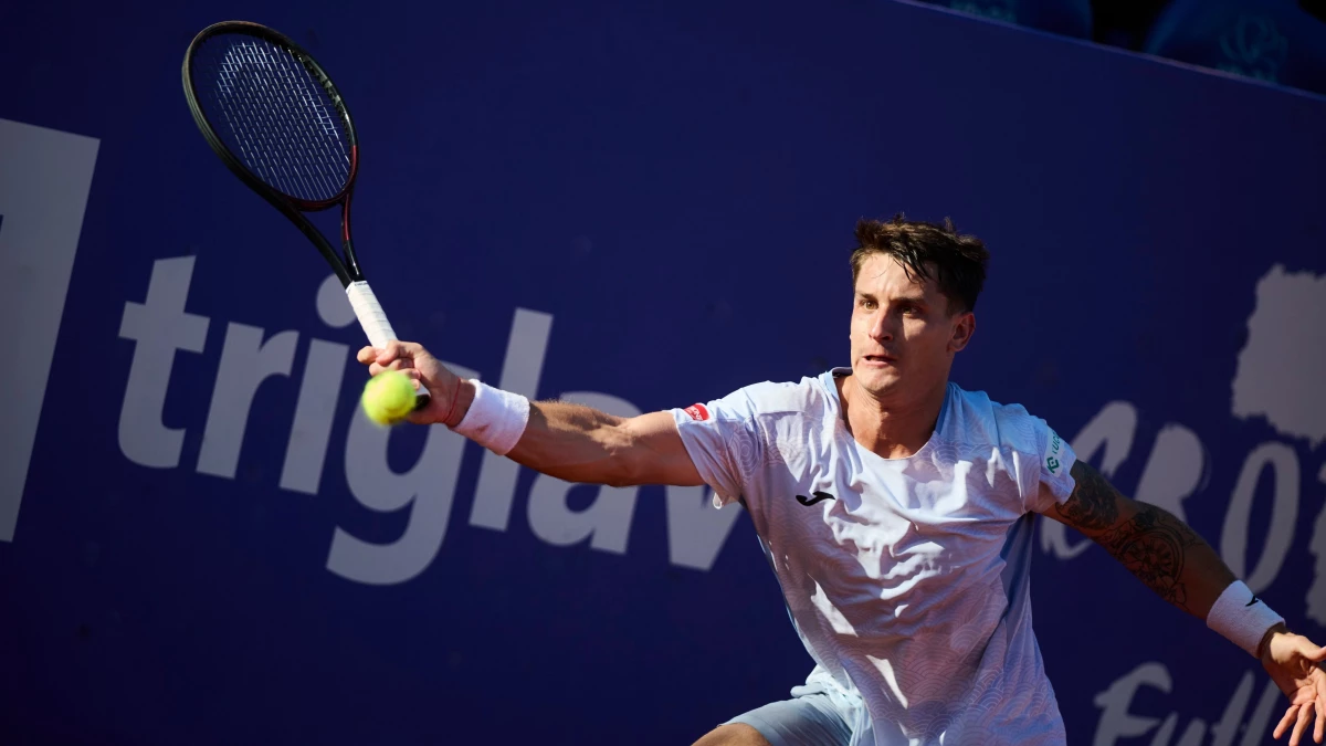 Ugo Carabelli se metió entre los cuatro mejores del ATP 250 de Umag por cuarta vez. (Foto: @ATPTour_ES)