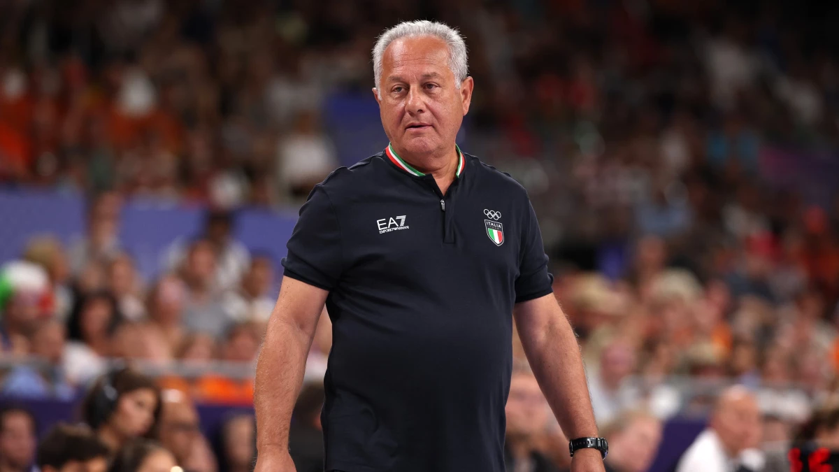 Julio Velasco se convierte en prócer de la selección italiana | Foto X@VSportsTM