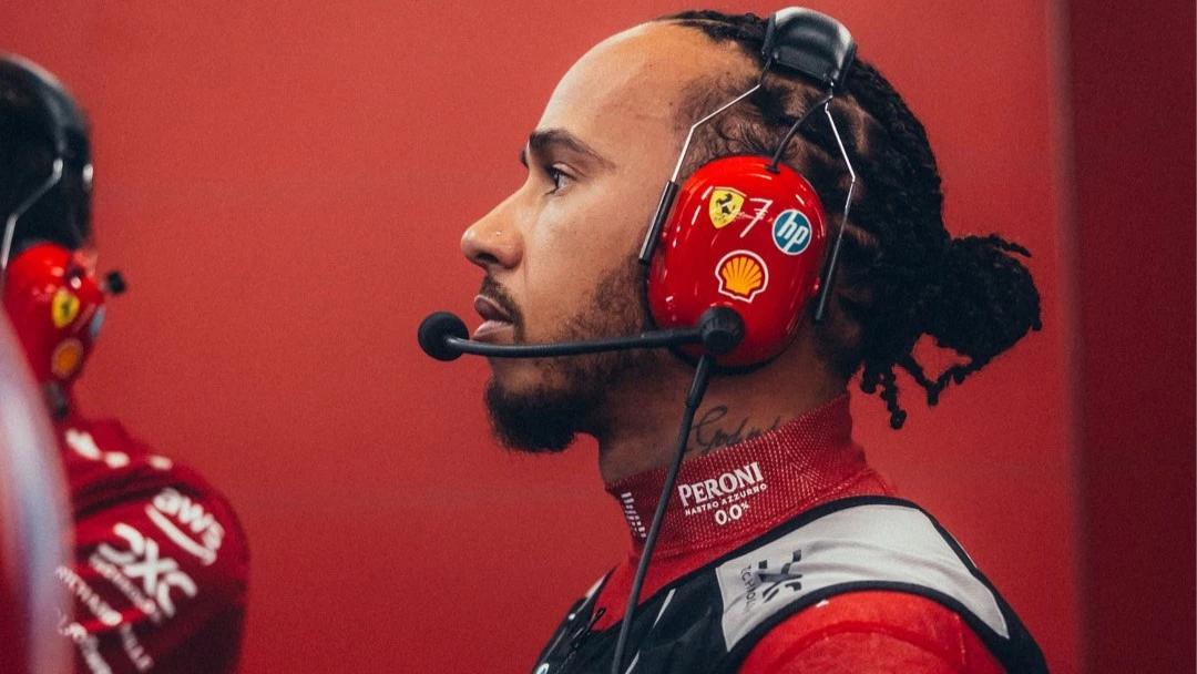 Hamilton no pudo lograr victorias ni podios con Ferrari (Foto: X@F1).