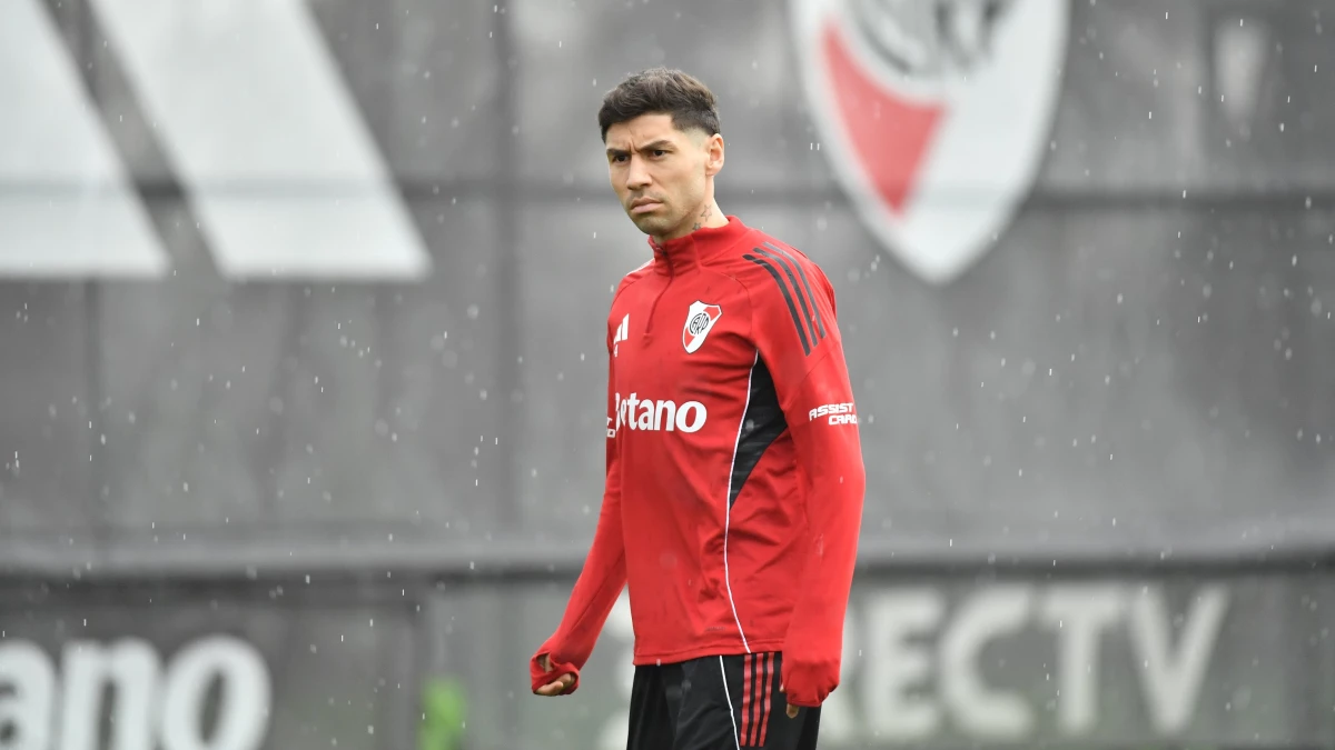 Montiel sufrió un esguince en la rodilla izquierda (Foto: X@RiverPlate).