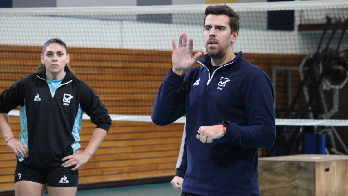 Facundo Morando el DT de Las Panteras, habló con DeporTV en la previa al Mundial en Tailandia | Foto: FeVA