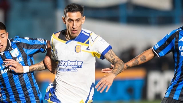Di María no pudo prevalecer en la noche tucumana | Foto X@RosarioCentral
