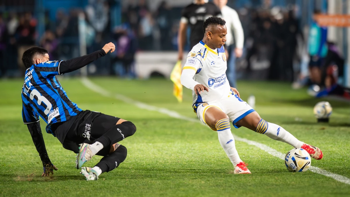 Campaz hace pasar de largo a Villa, que barría en la marca | Foto X@RosarioCentral