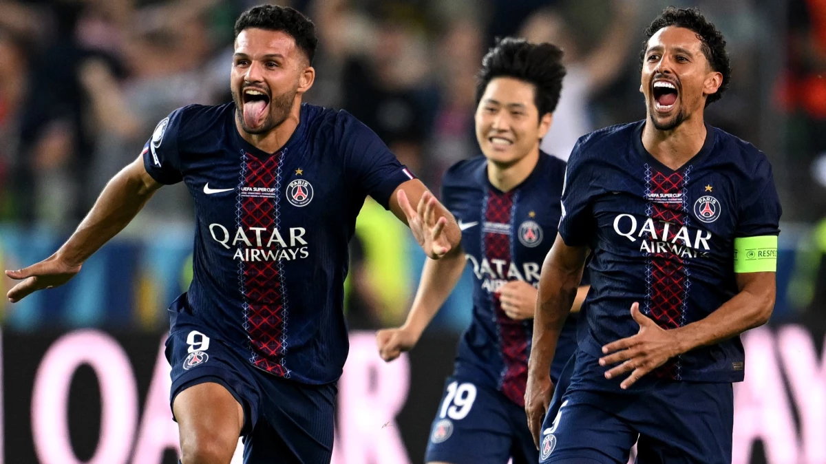 Marquinhos, Gonzalo Ramos y Lee Kang-In salen a abrazar a Nuno Mendes que marcó el penal de la victoria. foto: @uefa