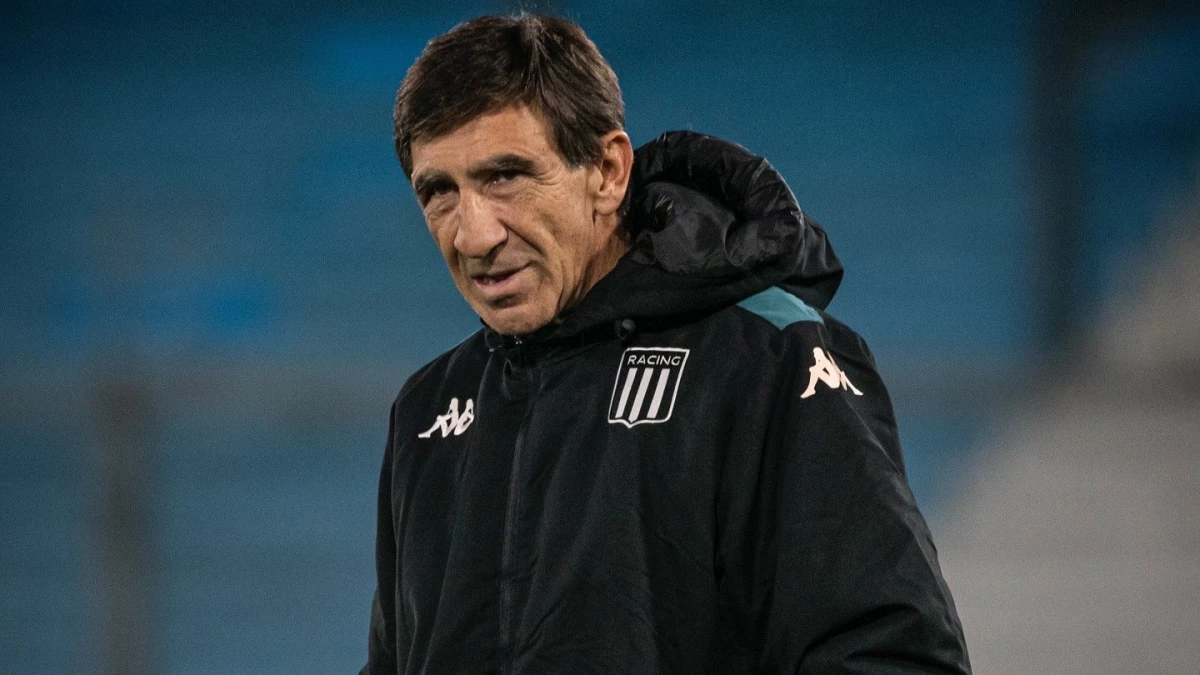 Gustavo Costas prepara una rotación en el equipo. Foto: Racing.