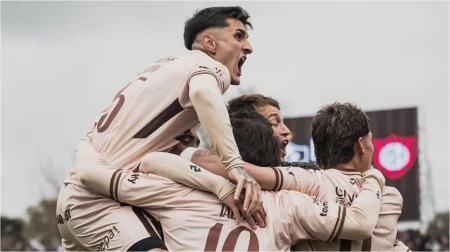 Platense le ganó a San Lorenzo en un partido con polémico arbitraje de ...
