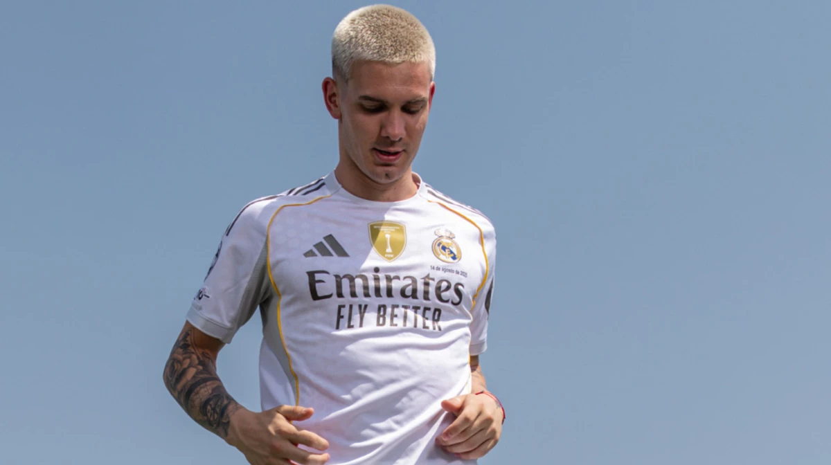 Mastantuono, listo para debut con su nueva camiseta (Foto: X@RealMadridCF).