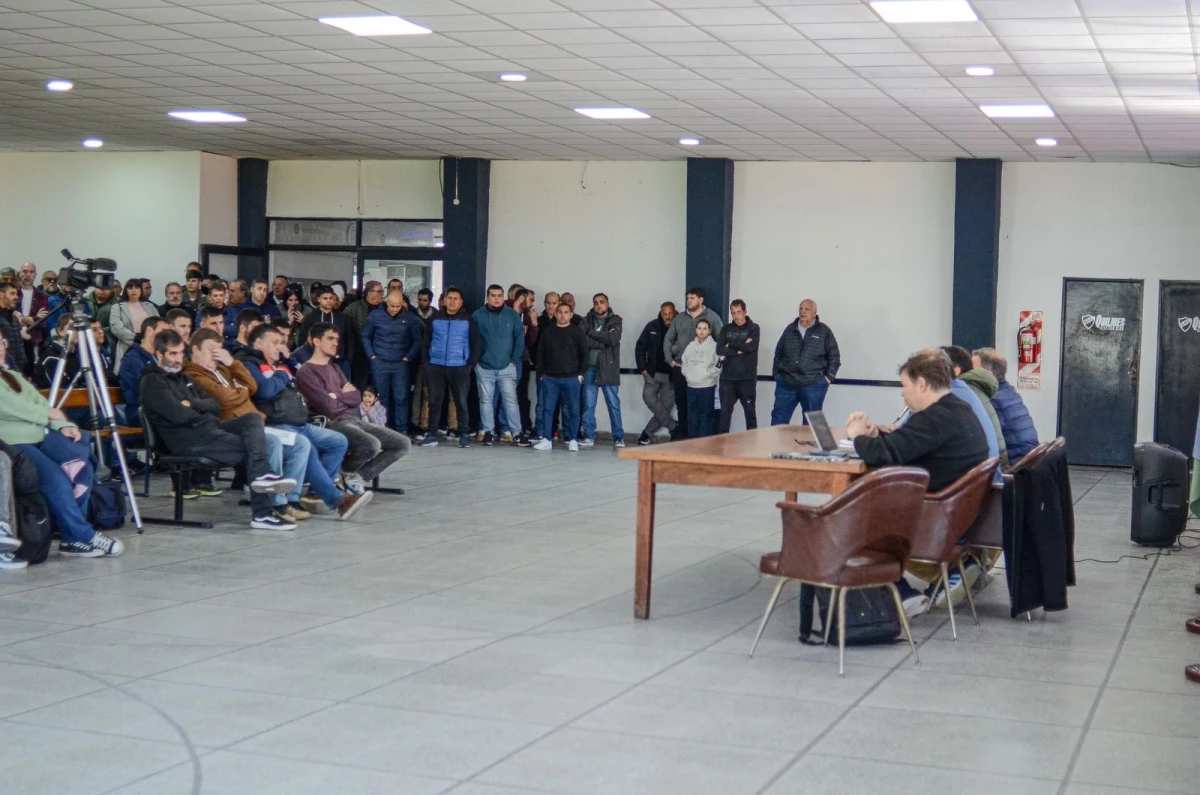 Foto:@qacoficial. La Asamblea que permitió el traspaso de autoridades
