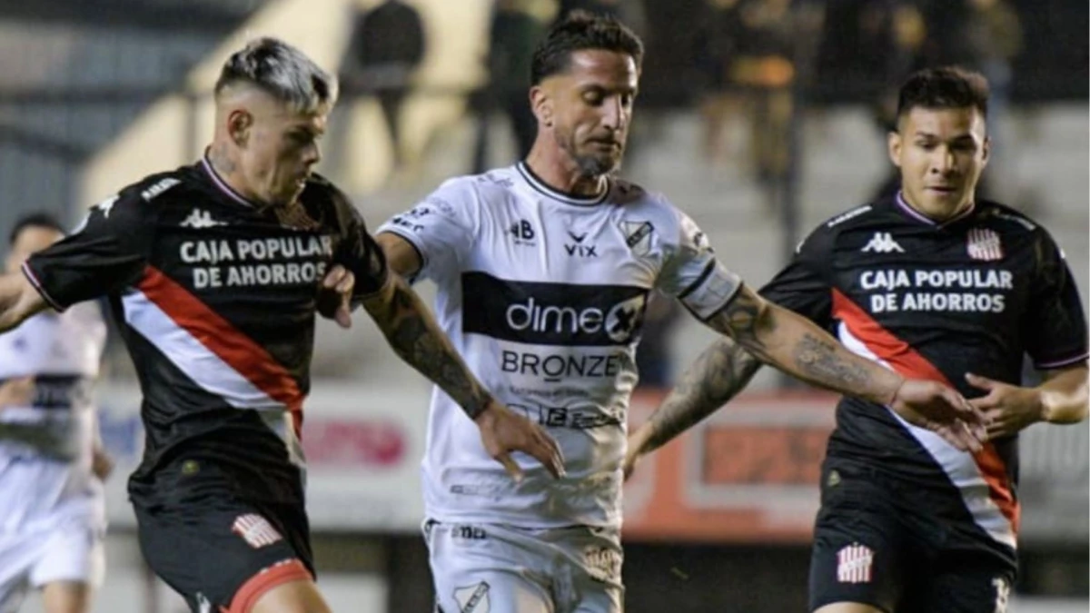 Foto: San Martín, de Tucumán se llevó un punto de su visita a la cancha de All Boys.