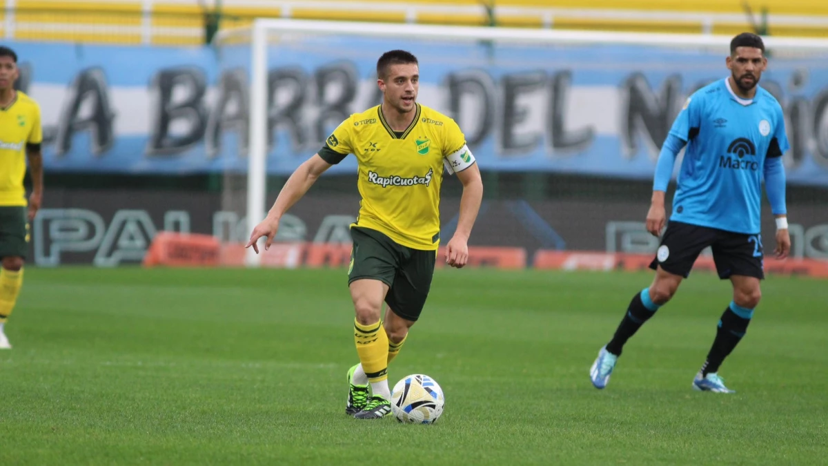 El capitán Kevin Gutiérrez traslada en el Halcón | Foto X@ClubDefensayJus