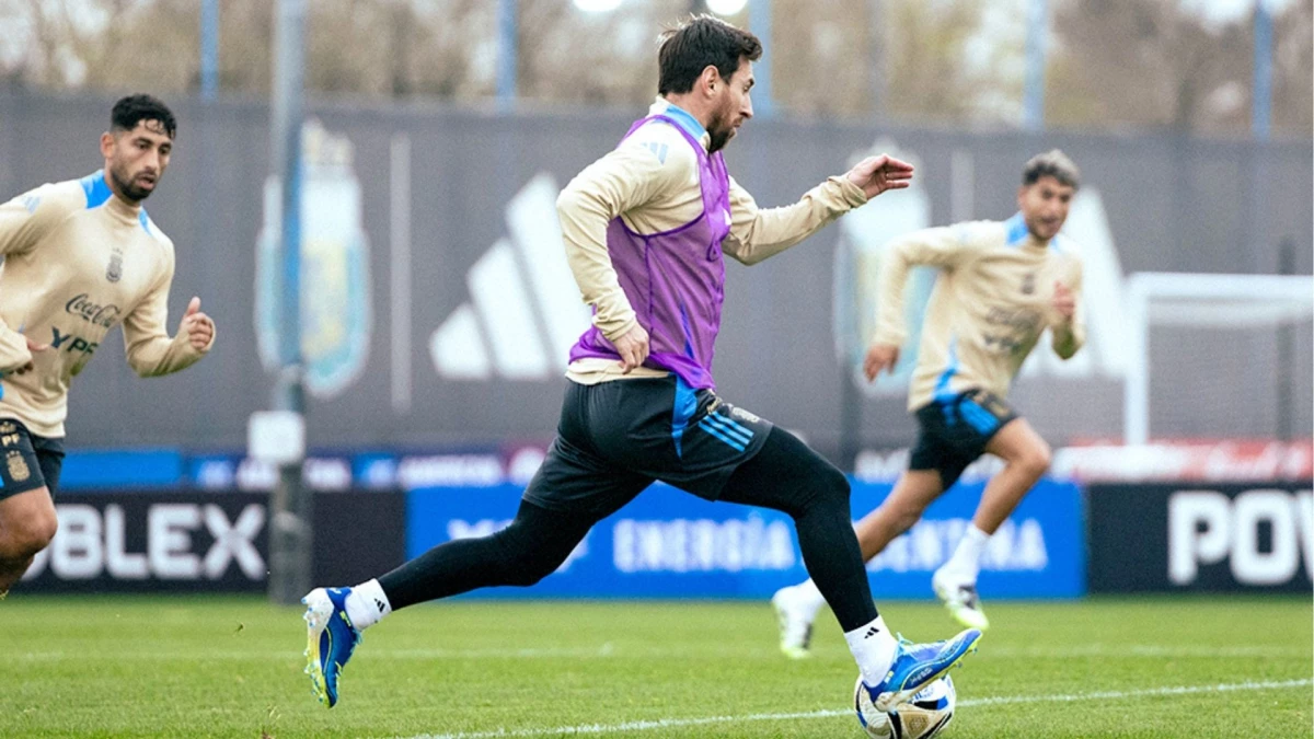 Messi prepará su último partido oficial en la Argentina. Foto: “X” de Selección Argentina (@Argentina).