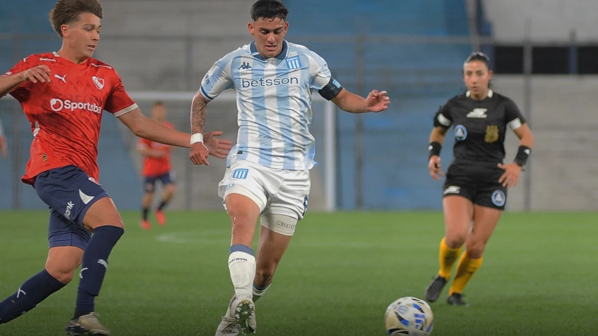 Paredes, el capitán de Racing, de lo mejor del partido | Foto X@RacingClub