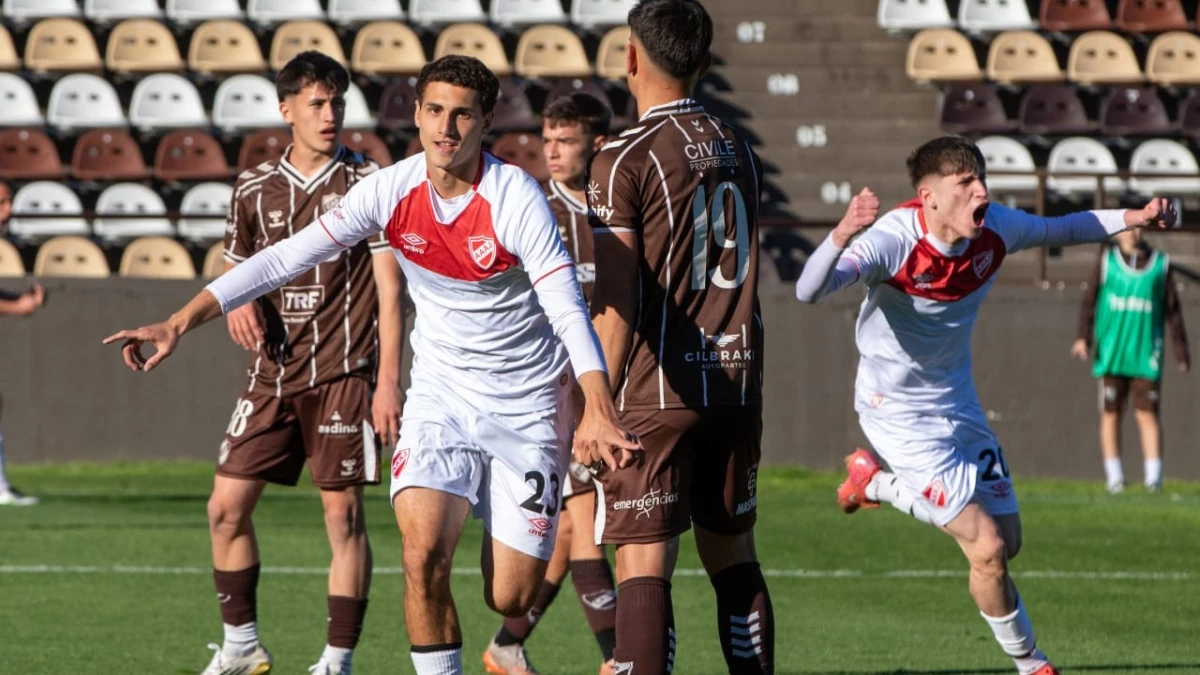 Seggio, goleador de la 4ta., anotó su primer gol en Reserva, en el clásico con Platense | Foto X@AAAJoficial