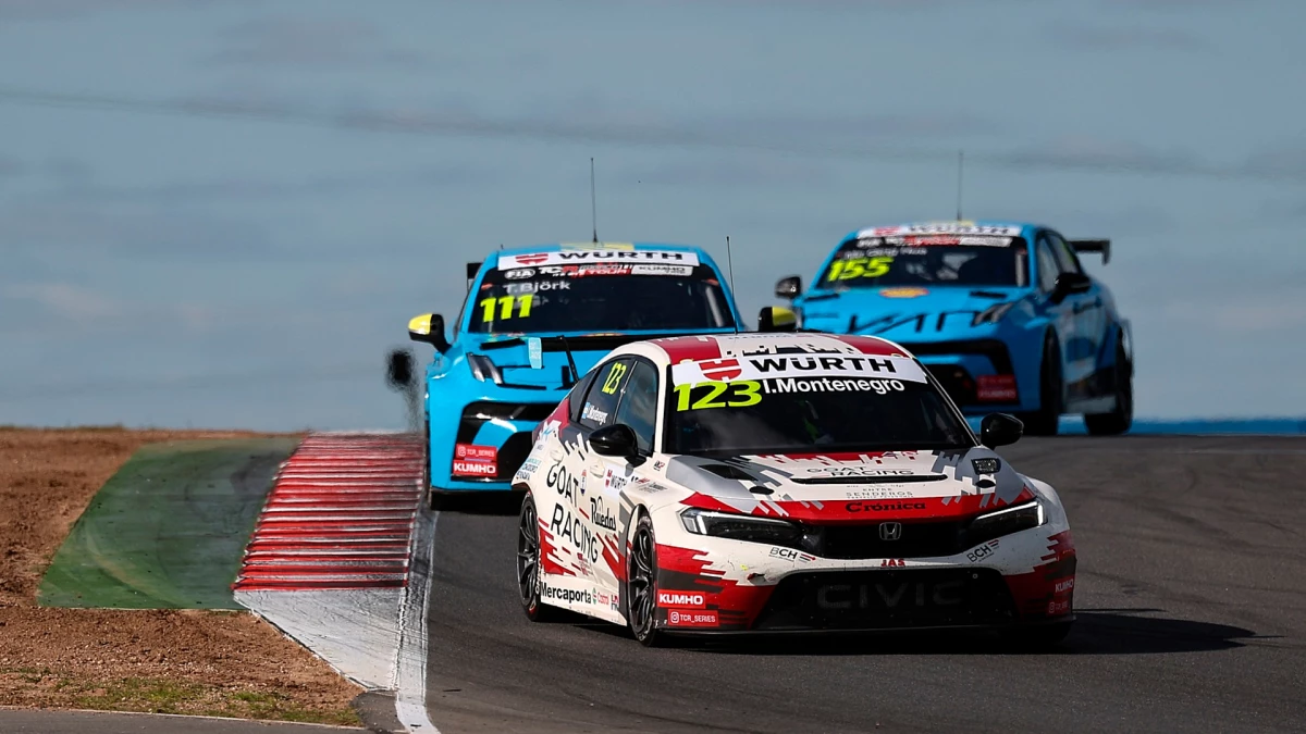 Montenegro, el mejor de los tres argentinos en la primera carrera en Australia | Foto: TCR Series