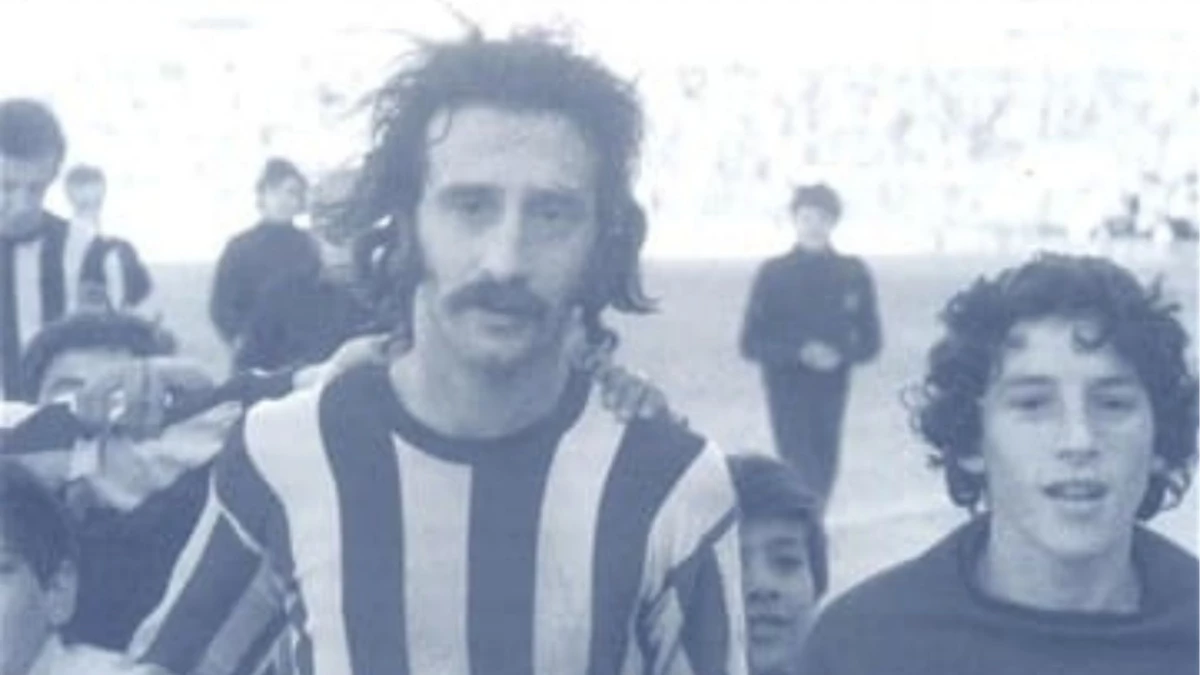 Foto: Después de otra jornada victoriosa con Central de los años 70. Marcó 67 goles en 313 encuentros