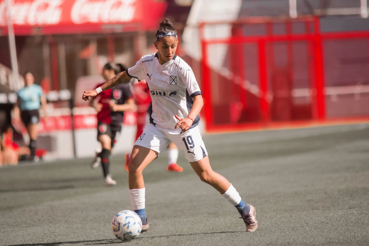 Foto:@Independiente. Las chicas del Rojo se impusieron a Newells por 1-0, en Avellaneda