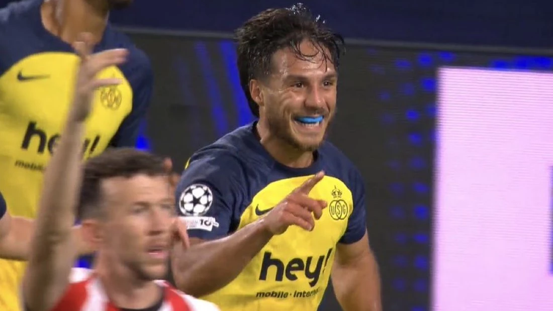 Kevin Mac Allister corre a abrazar a un comapñero tras su gol. foto: @uefa