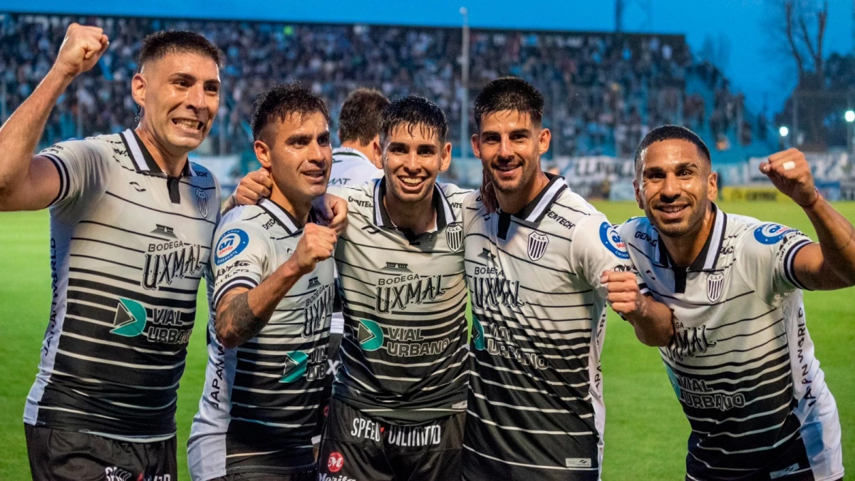 Estudiantes de Buenos Aires ganó y quedó tercero. FotoX@EstudiantesOK