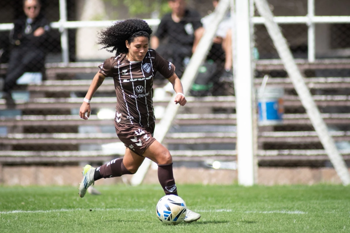 Foto:@capfutfem. Hubo empate sin goles en el predio Mariani Dolan entre Platense y San Luis FC (0-0)