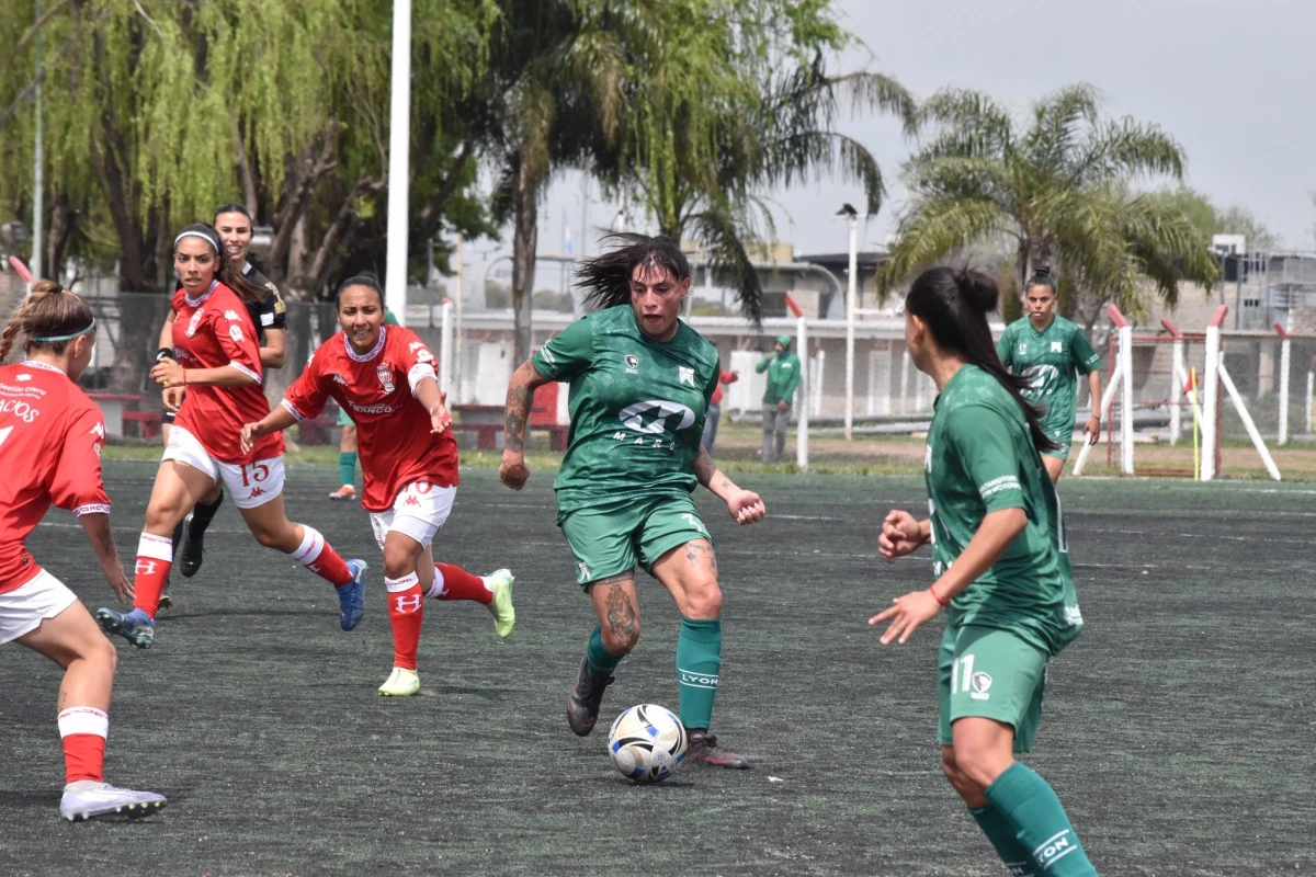 Foto:X de Ferro. Sobre el final hubo victoria de Huracán sobre Ferro por 1-0.&nbsp;