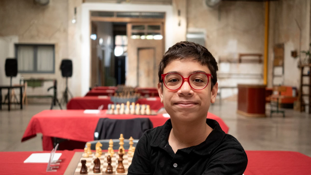 Foto:@chesscom_es. Faustino Oro se consagró campeón del Leyendas y Prodigios en Madrid