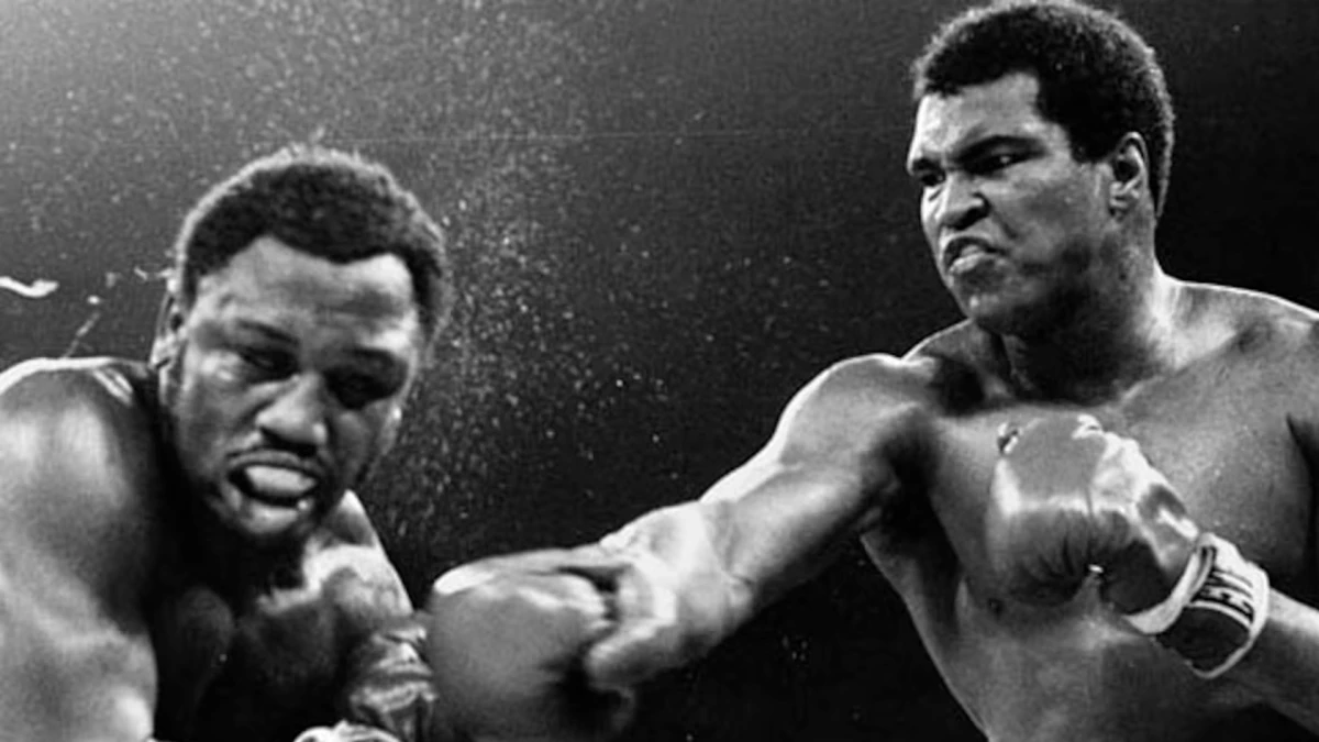 Foto: Alí castiga con todo a Joe en los últimos rounds de un combate tremendo que se definió en las esquinas de ambos boxeadores