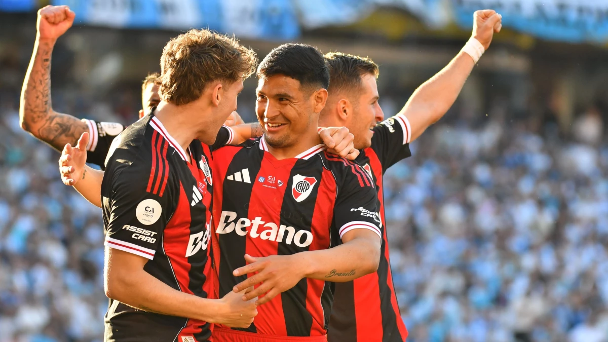 Maximiliano Salas celebra el gol ante Racing por los cuartos de final de la Copa Argentina.