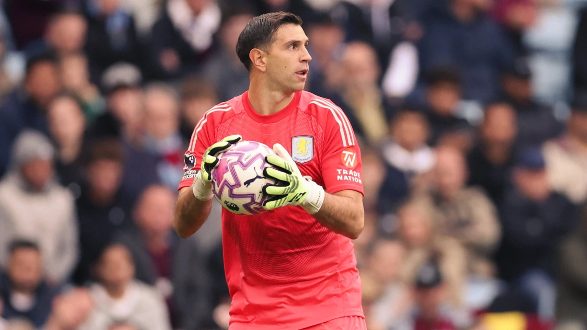 Dibu Martínez fue el capitán del Aston Villa en el triunfo ante el Burnley. Foto: AVFCOfficial