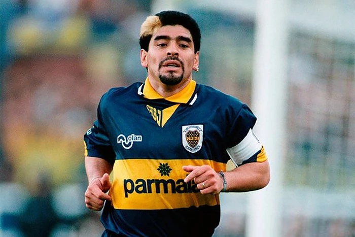 Foto de Archivo: Diego Maradona regresó oficialmente a Boca Juniors &nbsp;el 7 de octubre de 1995
