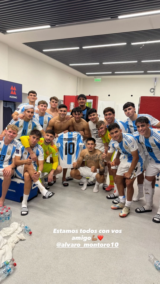 El apoyo del plantel para Montoro. Foto: @tobiramirezok