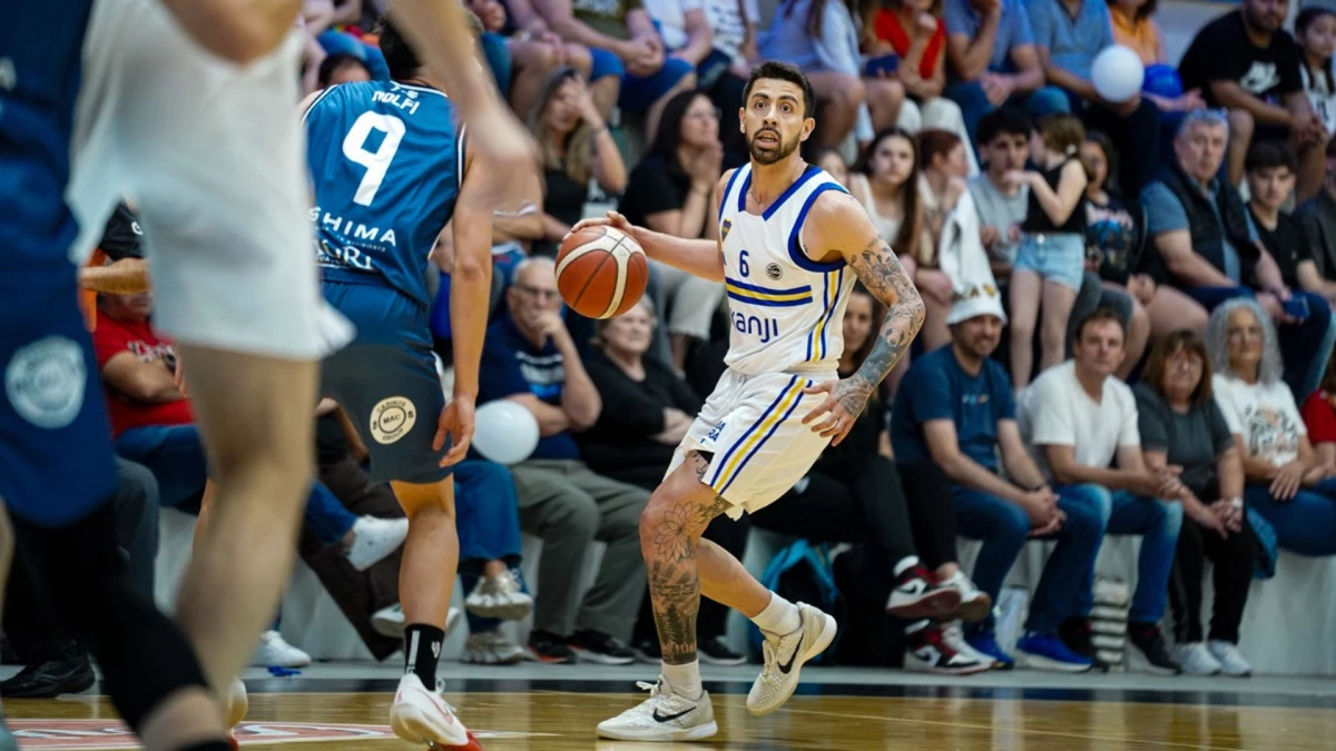 Foto: Apretado triunfo del campeón Boca en su visita a Independiente en Oliva.