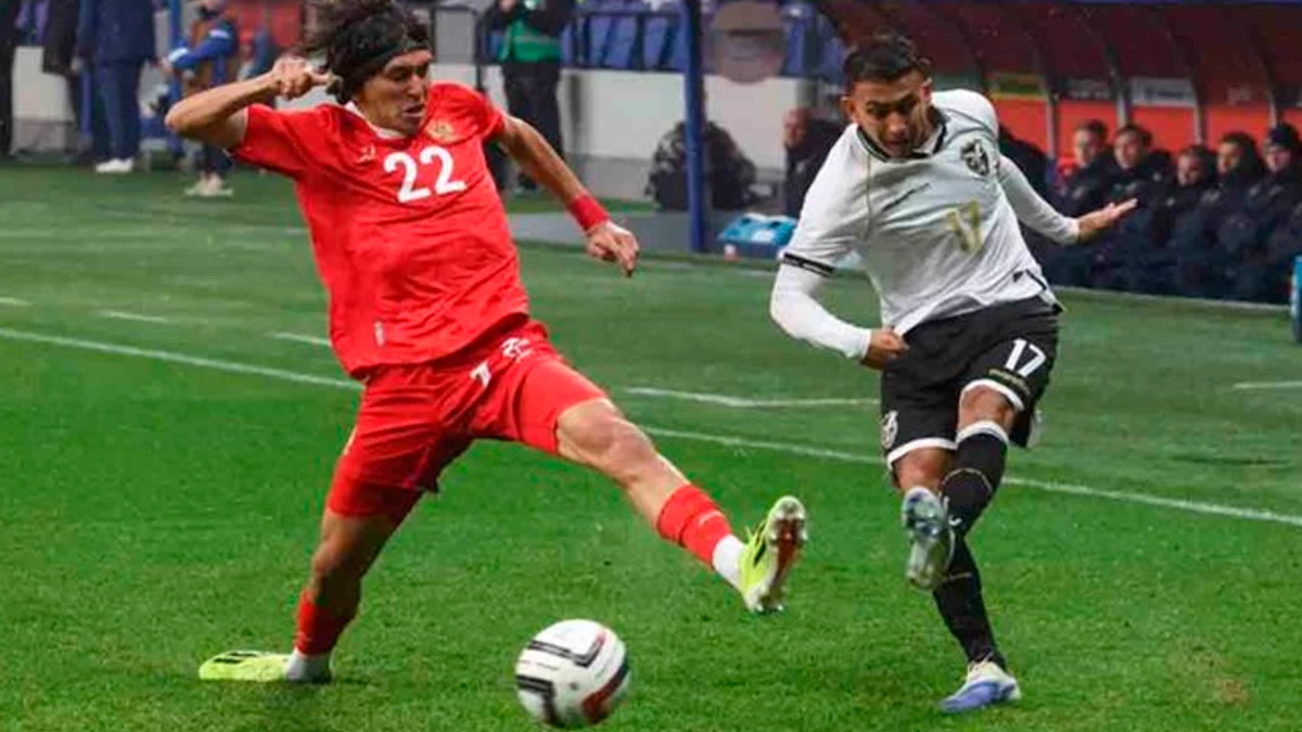 Foto:@laverde_fbf. El seleccionado de Bolivia perdió feo en Moscú ante Rusia en un amistoso de preparación