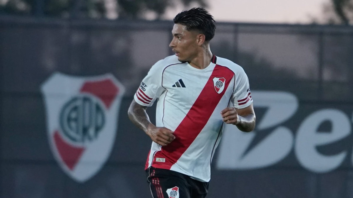 Foto:@RiverPlate. El delantero Agustín Ruberto regresó a la actividad tras una rotura ligamentaria