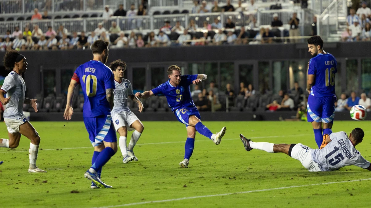 Foto;: Primer doblete de Mac Allister en el seleccionado argentino.&nbsp;
